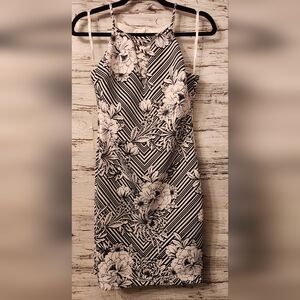 Guess bodycon summer dress size 4 small black/white floral